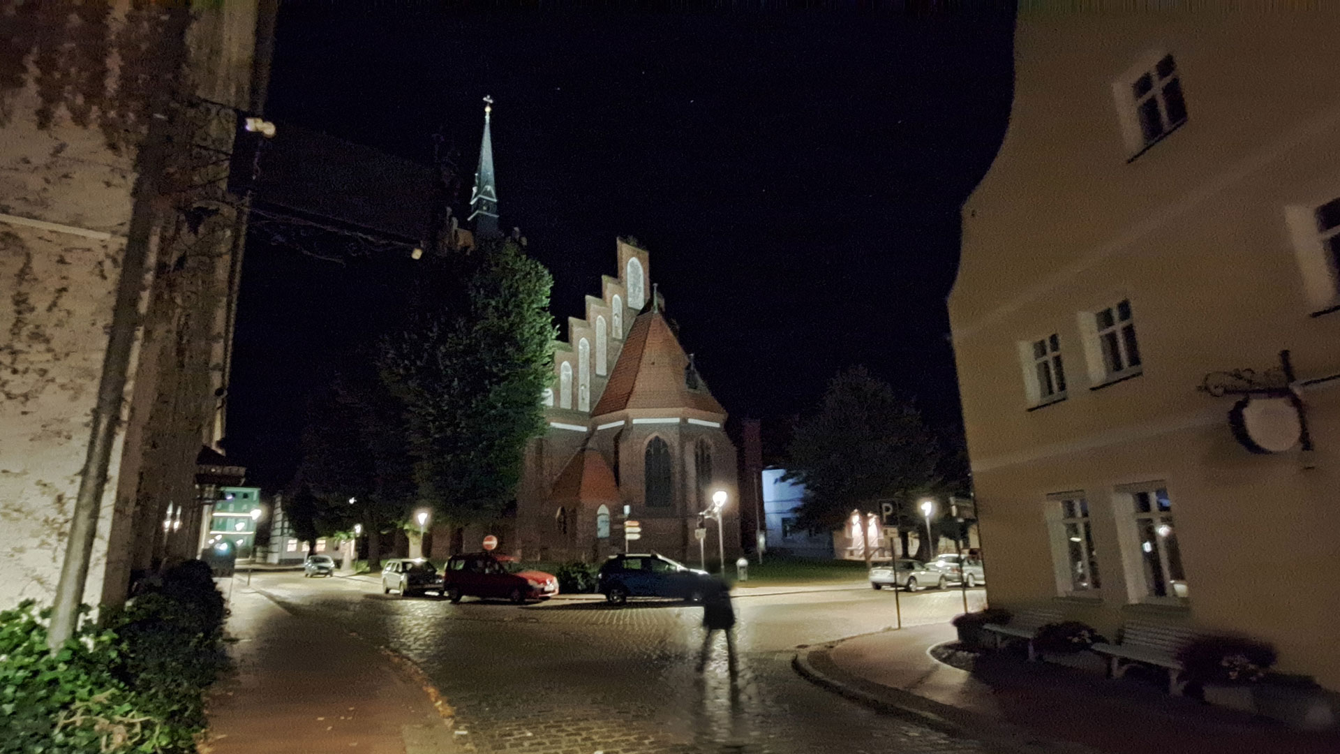 20230920_Usedom_Kirche_Nacht_1920x1080.jpg
